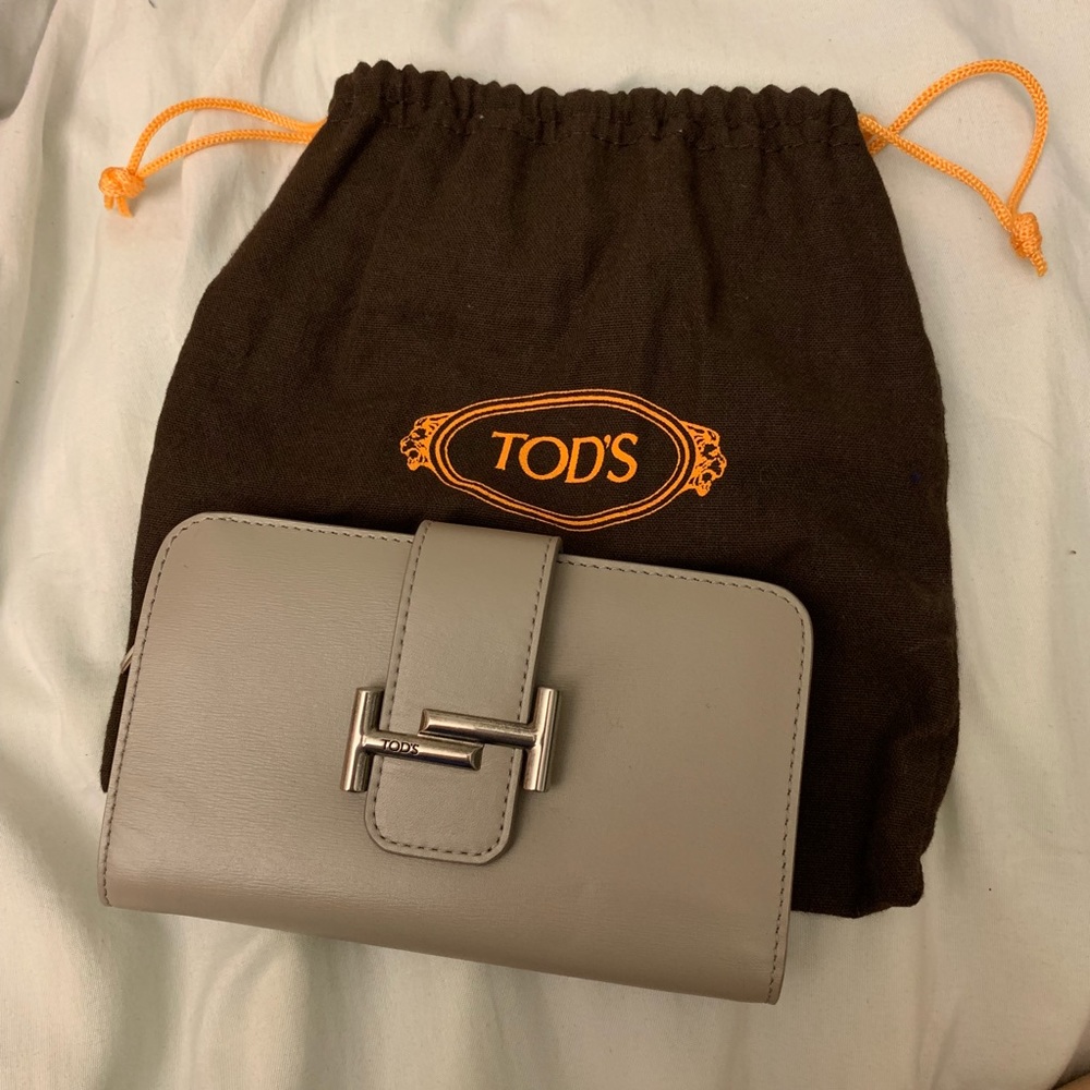 Tods gray wallet purse